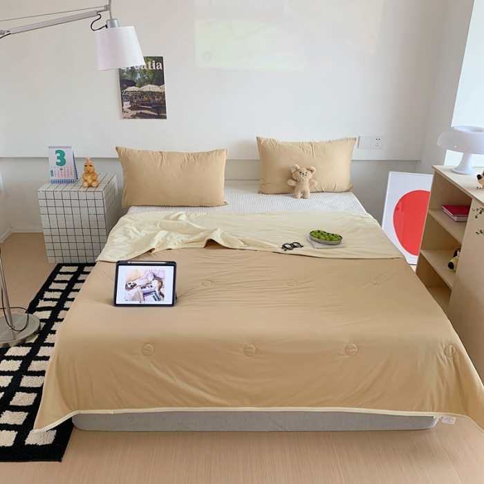 91家纺网 家纺一手货源 找家纺 星期八 2023马卡龙针织棉大豆夏被 深黄浅黄