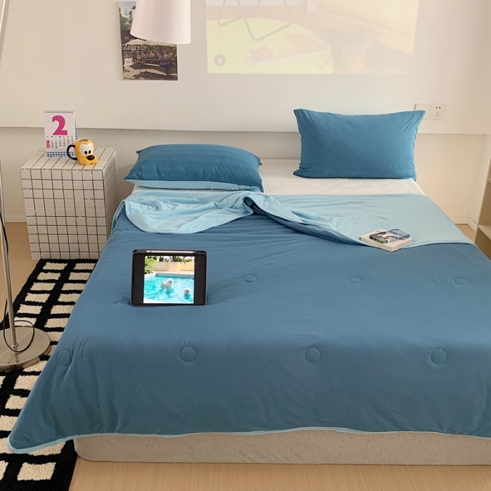 91家纺网 家纺一手货源 找家纺 星期八 2023马卡龙针织棉大豆夏被 深蓝浅蓝