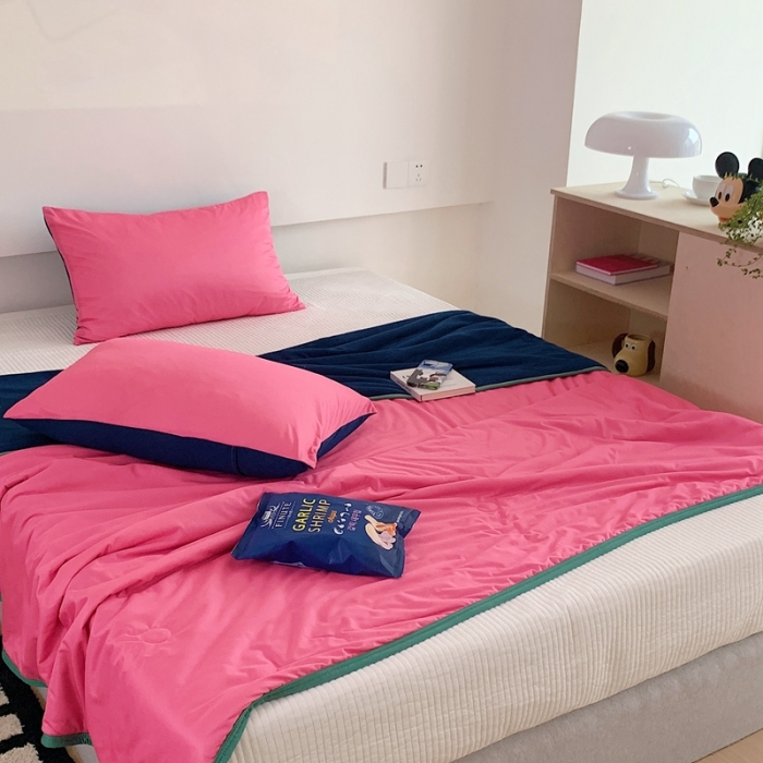 91家纺网 家纺一手货源 找家纺 星期八 2023马卡龙针织棉大豆夏被 桃粉藏蓝