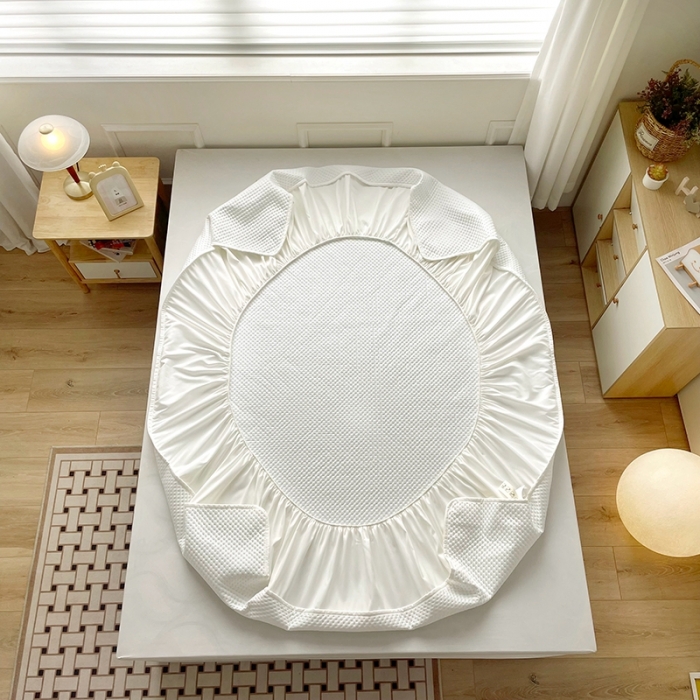 91家纺网 家纺一手货源 找家纺 忘忧草 2023新款A类针织棉夹棉防水床笠 淡雅白