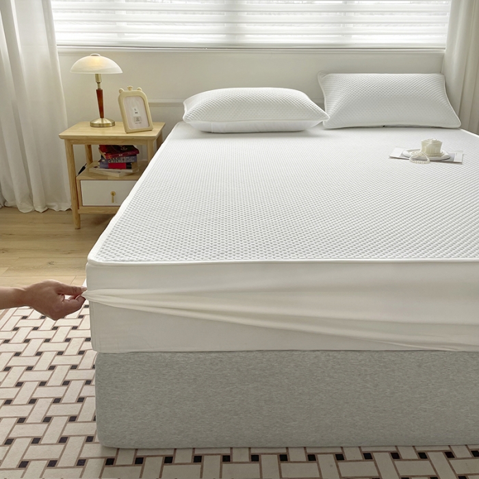 91家纺网 家纺一手货源 找家纺 忘忧草 2023新款A类针织棉夹棉防水床笠 淡雅白