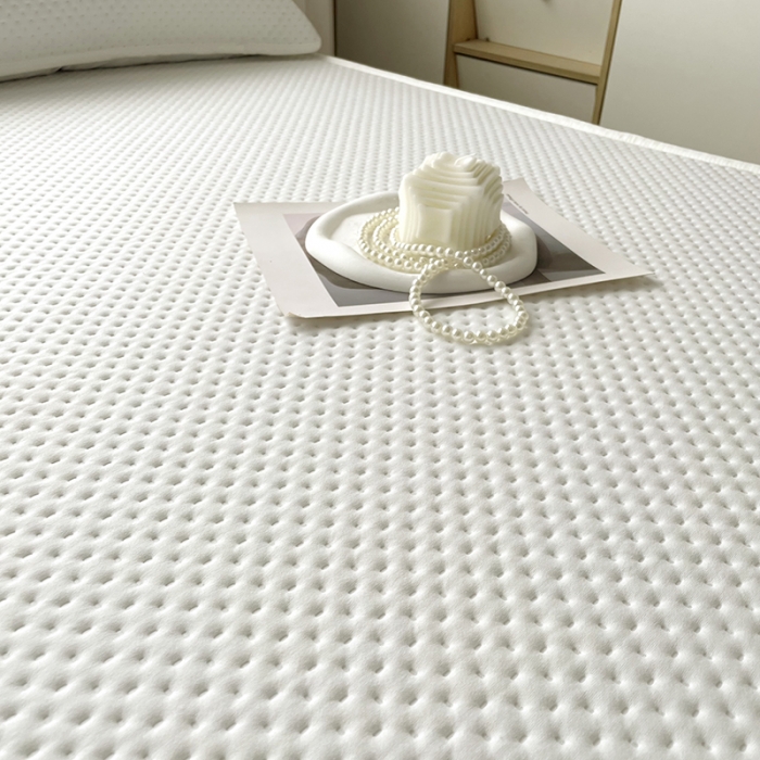 91家纺网 家纺一手货源 找家纺 忘忧草 2023新款A类针织棉夹棉防水床笠 淡雅白