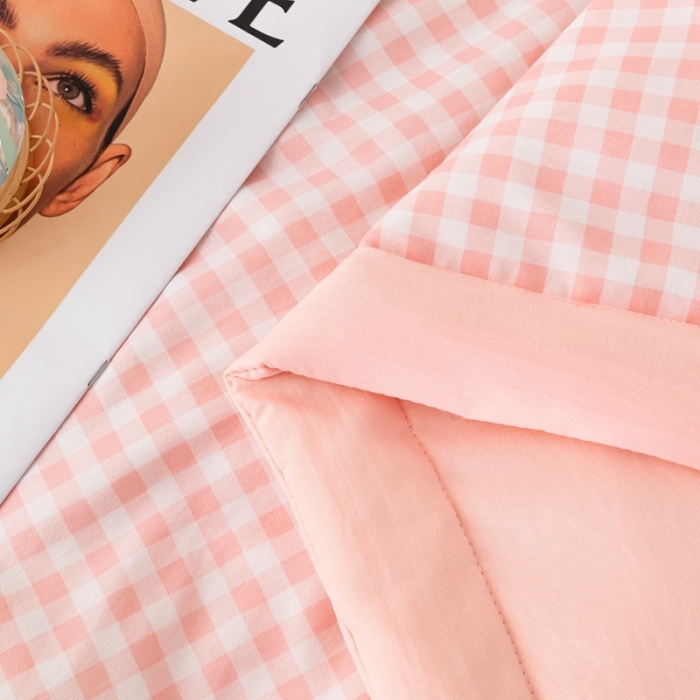 91家纺网 家纺一手货源 找家纺 森林人 2023新款A类无印风水洗棉大豆夏被 粉小格