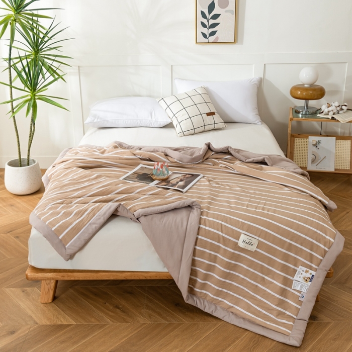 91家纺网 家纺一手货源 找家纺 森林人 2023新款A类无印风水洗棉大豆夏被 条纹咖