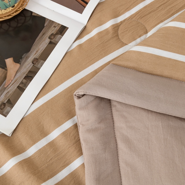 91家纺网 家纺一手货源 找家纺 森林人 2023新款A类无印风水洗棉大豆夏被 条纹咖