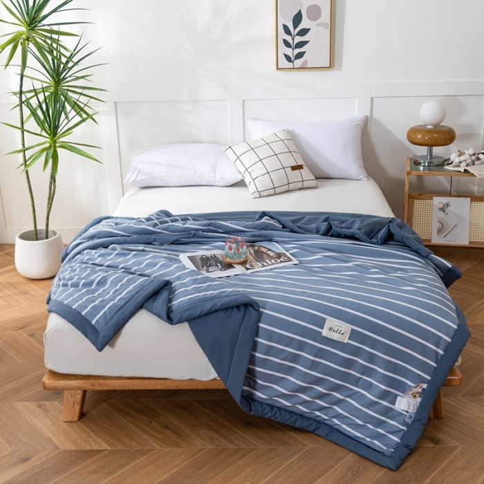 91家纺网 家纺一手货源 找家纺 森林人 2023新款A类无印风水洗棉大豆夏被 条纹蓝