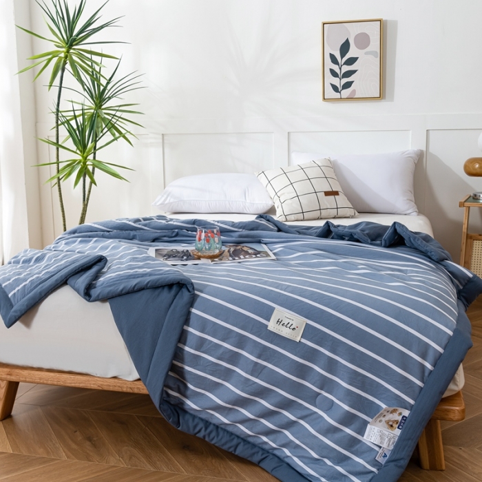 91家纺网 家纺一手货源 找家纺 森林人 2023新款A类无印风水洗棉大豆夏被 条纹蓝