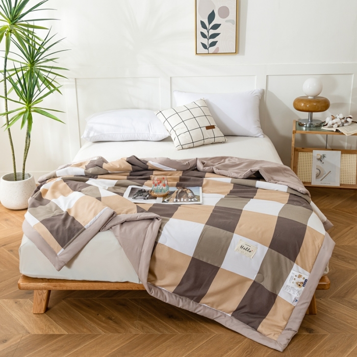 91家纺网 家纺一手货源 找家纺 森林人 2023新款A类无印风水洗棉大豆夏被 咖大格