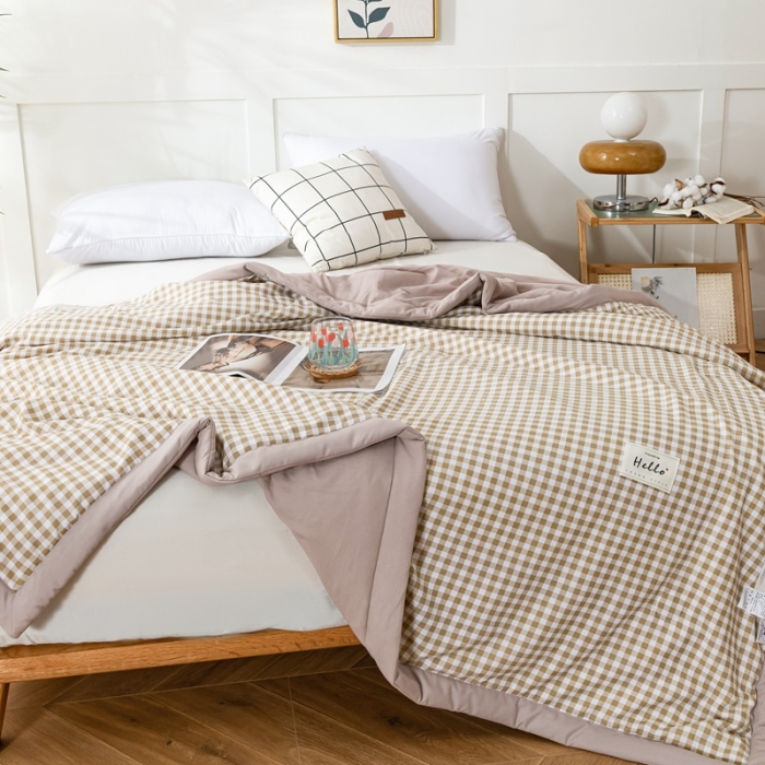 91家纺网 家纺一手货源 找家纺 森林人 2023新款A类无印风水洗棉大豆夏被 咖小格