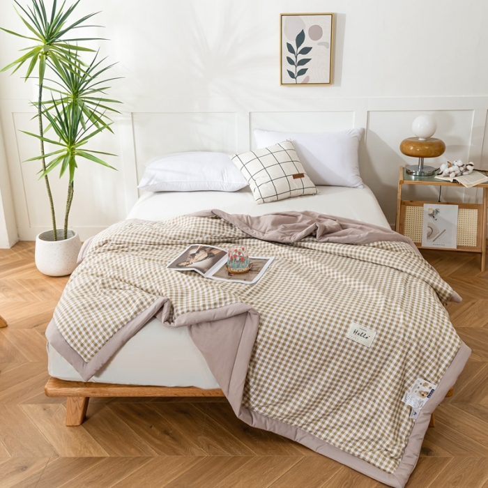 91家纺网 家纺一手货源 找家纺 森林人 2023新款A类无印风水洗棉大豆夏被 咖小格