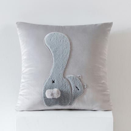 91家纺网 家纺一手货源 找家纺 2023新款兔毛抱枕 蓝猫-灰