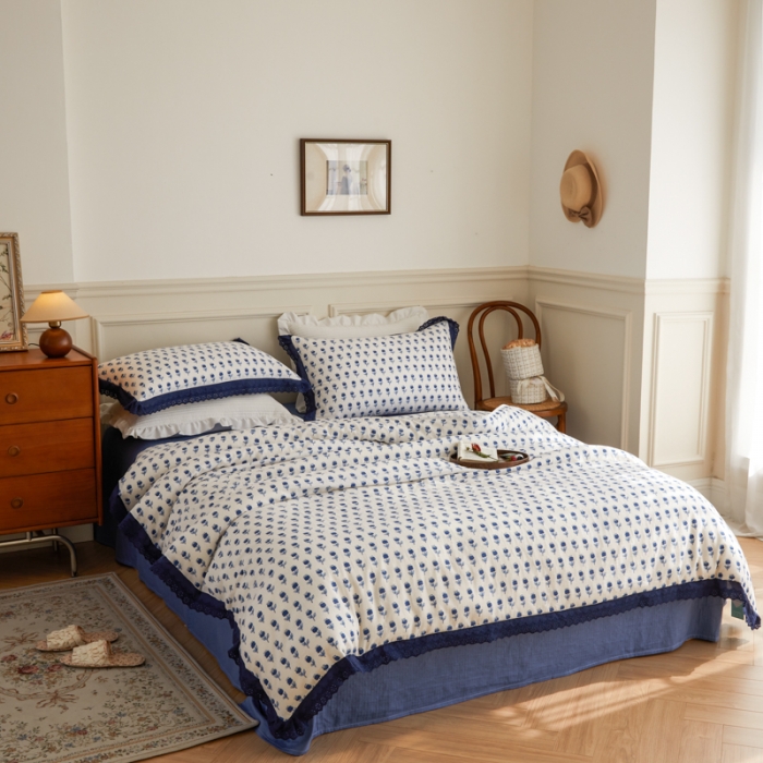 91家纺网 家纺一手货源 找家纺 淑女公社家纺 2024新款双层纱纯棉刺绣花边四件套 蓝色之花