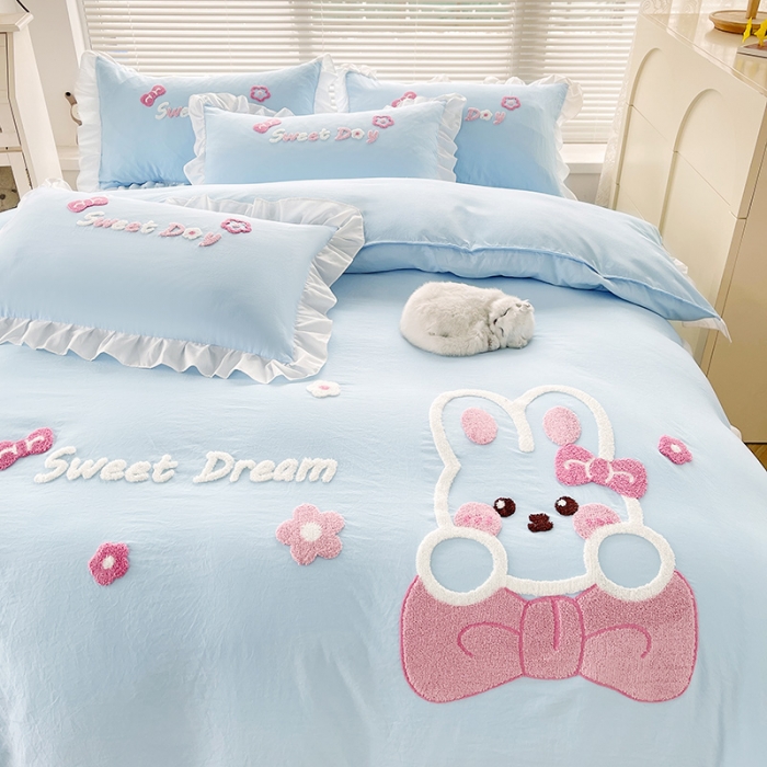 91家纺网 家纺一手货源 找家纺 泉欣家纺 2024新款美美兔毛巾绣四件套 美美兔~浅蓝