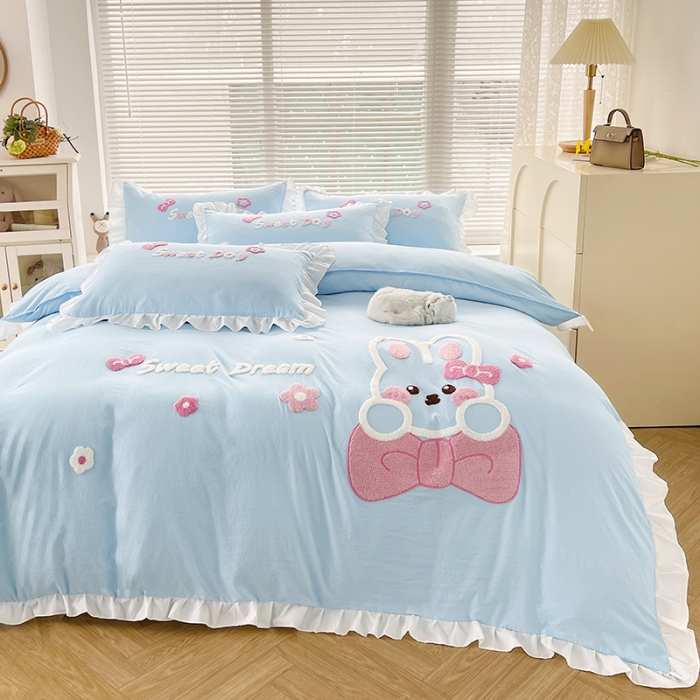 91家纺网 家纺一手货源 找家纺 泉欣家纺 2024新款美美兔毛巾绣四件套 美美兔~浅蓝