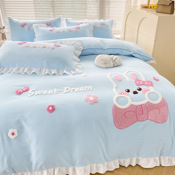 91家纺网 家纺一手货源 找家纺 泉欣家纺 2024新款美美兔毛巾绣四件套 美美兔~浅蓝