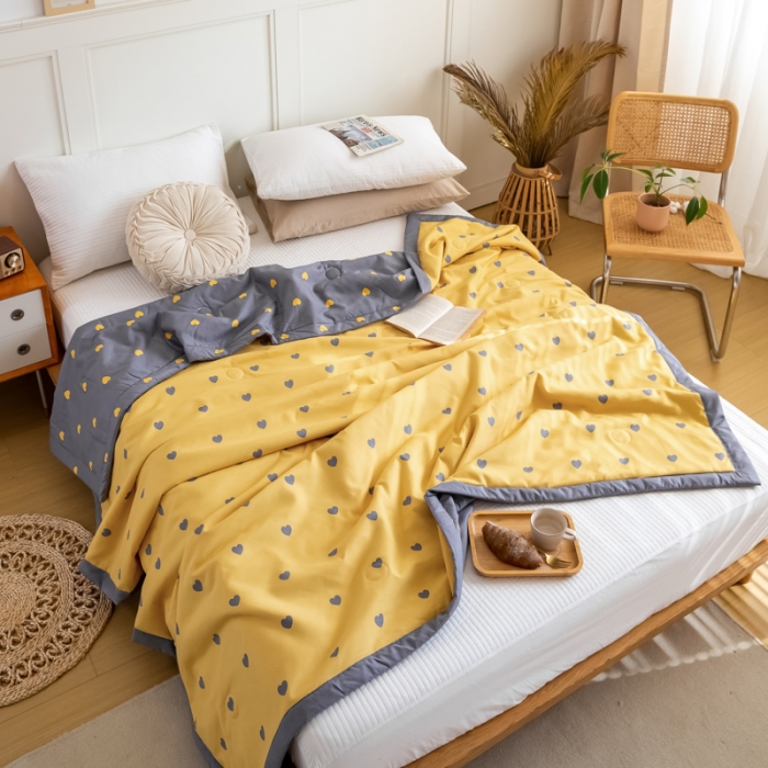 91家纺网 家纺一手货源 找家纺 羋多家纺 2023年新款日式手工包德芙棉磨毛夏被 爱心-姜黄