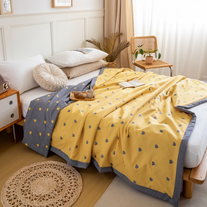 91家纺网 家纺一手货源 找家纺 羋多家纺 2023年新款日式手工包德芙棉磨毛夏被 爱心-姜黄