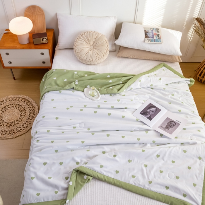 91家纺网 家纺一手货源 找家纺 羋多家纺 2023年新款日式手工包德芙棉磨毛夏被 爱心-叶绿
