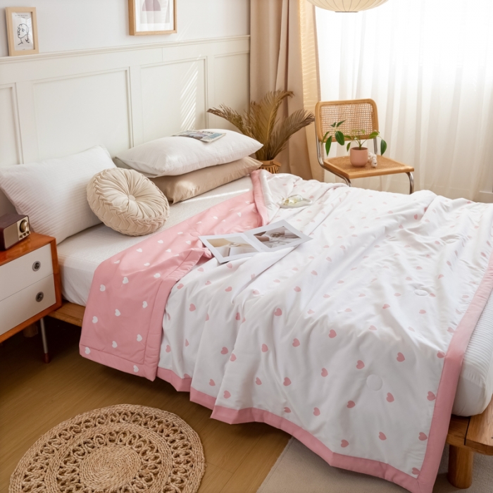 91家纺网 家纺一手货源 找家纺 羋多家纺 2023年新款日式手工包德芙棉磨毛夏被 爱心-樱粉