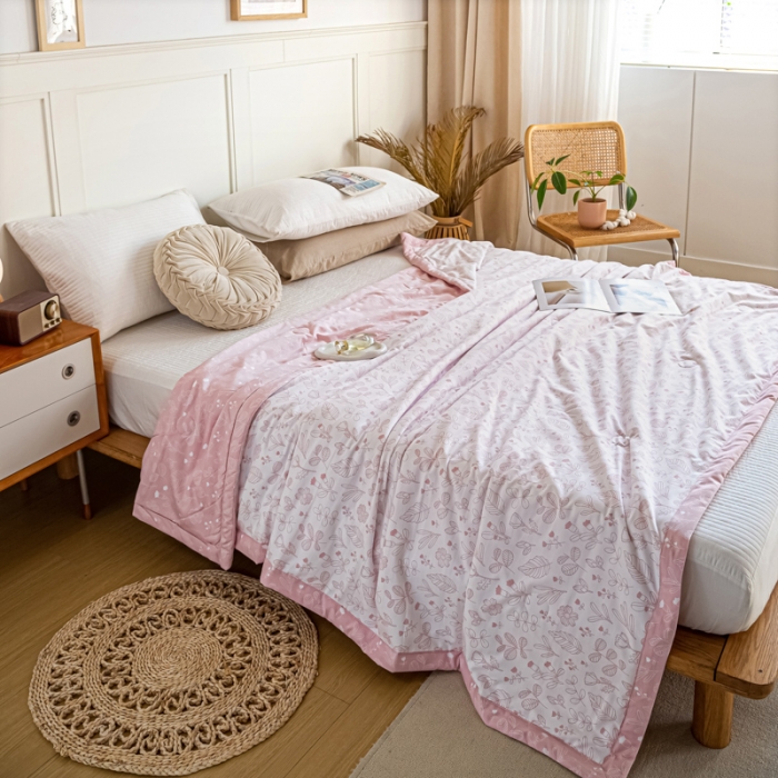 91家纺网 家纺一手货源 找家纺 羋多家纺 2023年新款日式手工包德芙棉磨毛夏被 繁花-粉
