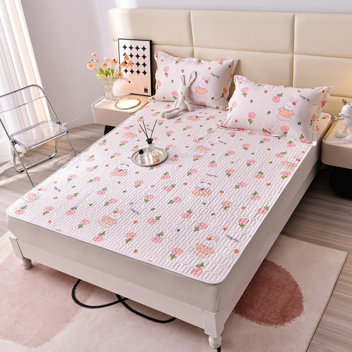 91家纺网 家纺一手货源 找家纺 床笠人家 2025新款全棉夹棉防水床垫 花季兔