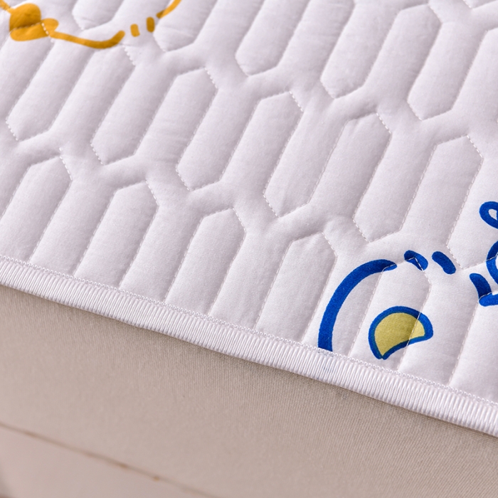 91家纺网 家纺一手货源 找家纺 床笠人家 2025新款全棉夹棉防水床垫 开心日记