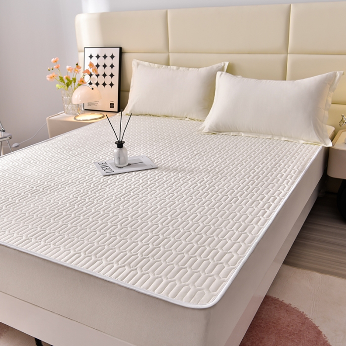 91家纺网 家纺一手货源 找家纺 床笠人家 2025新款全棉夹棉防水床垫 牛奶白