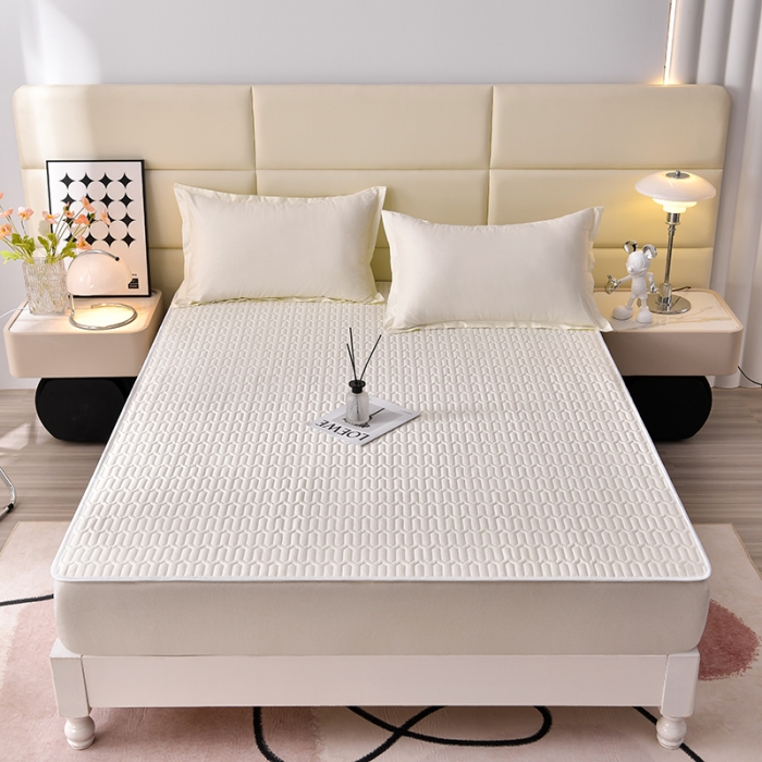 91家纺网 家纺一手货源 找家纺 床笠人家 2025新款全棉夹棉防水床垫 牛奶白