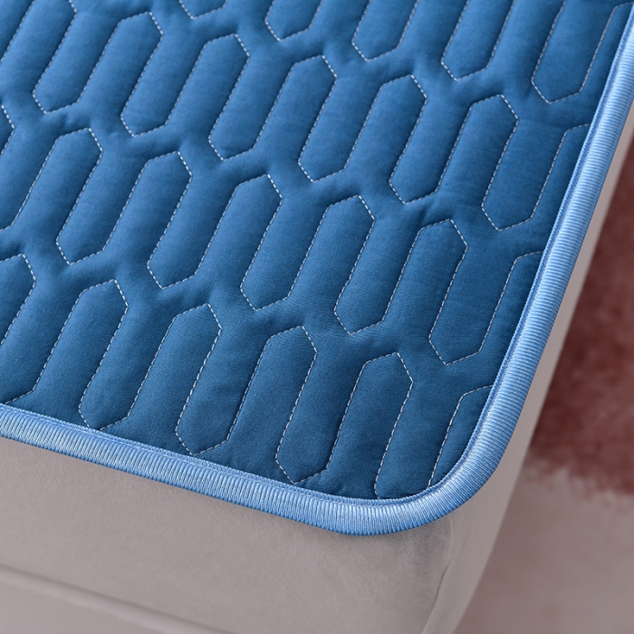 91家纺网 家纺一手货源 找家纺 床笠人家 2025新款全棉夹棉防水床垫 优雅蓝