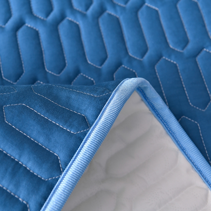 91家纺网 家纺一手货源 找家纺 床笠人家 2025新款全棉夹棉防水床垫 优雅蓝