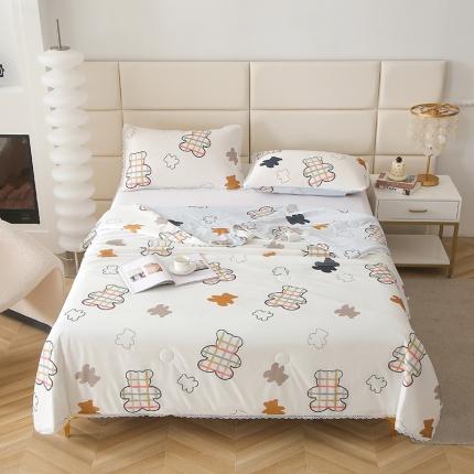 91家纺网 家纺一手货源 找家纺 （总)千逸虹2024新款A类冰淇淋凉感丝夏被可机洗空调被夏凉被大豆夏被,极光蓝,极光蓝+灰,千翠绿,千翠绿+灰,时光灰,樱花粉,樱花粉+灰,宝莉熊（白）,宝莉熊（蓝）,贝贝兔（灰）,贝贝兔（蓝）,千鸟结（粉）,千鸟结（绿）,甜心（粉）,甜心（蓝）,幽香百合（粉）,幽香百合（紫）