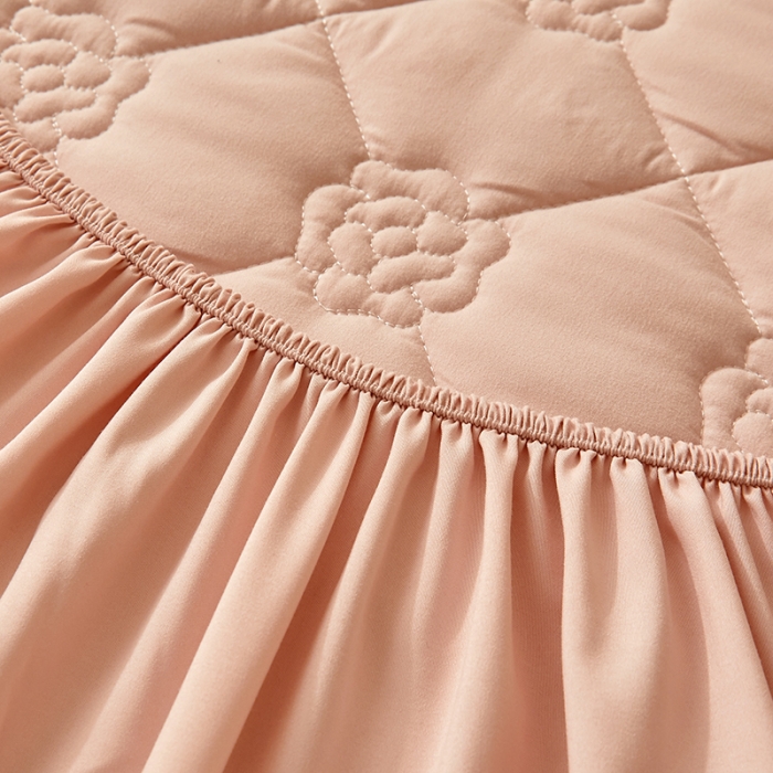 91家纺网 家纺一手货源 找家纺 给笠 直播供货爆款2024新款纯色原棉玉米纤维夹棉床笠 花朵-淡粉