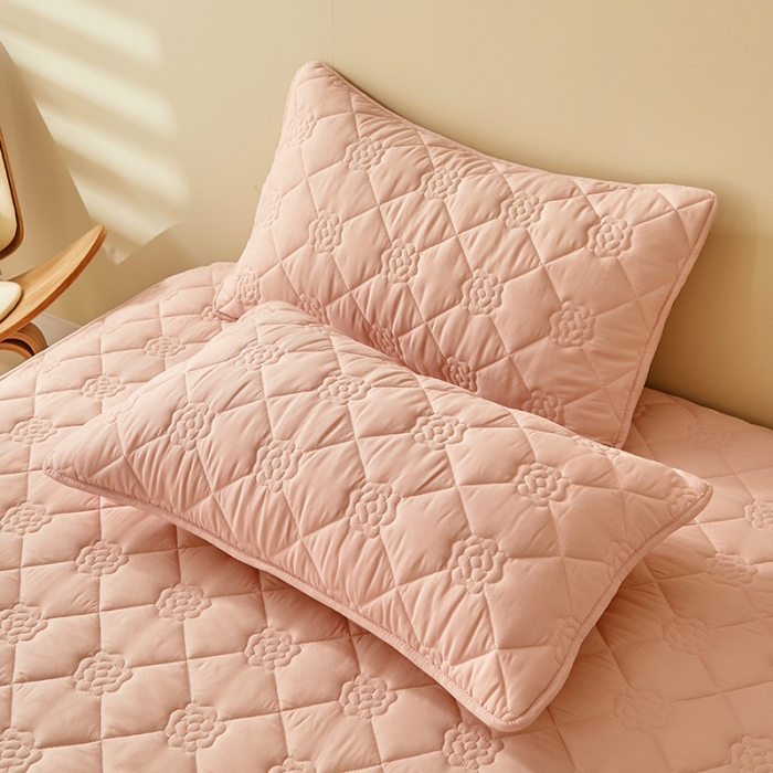 91家纺网 家纺一手货源 找家纺 给笠 直播供货爆款2024新款纯色原棉玉米纤维夹棉床笠 花朵-淡粉