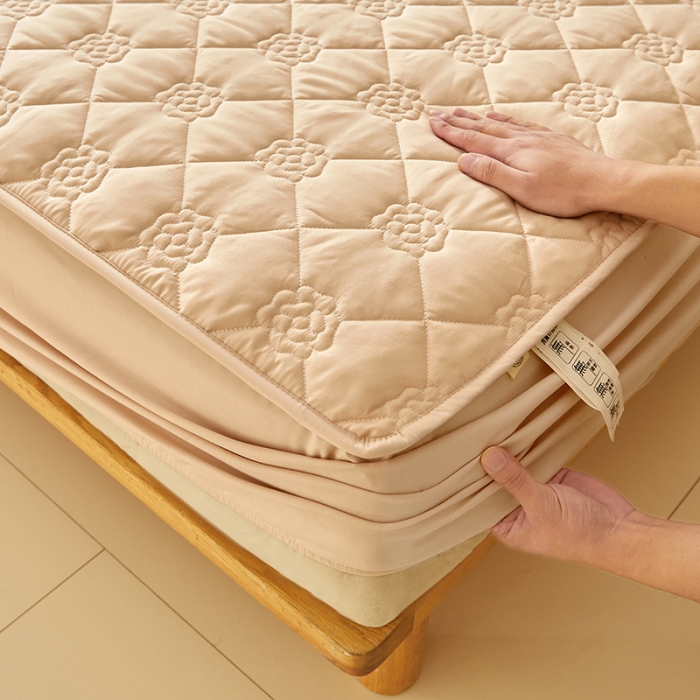 91家纺网 家纺一手货源 找家纺 给笠 直播供货爆款2024新款纯色原棉玉米纤维夹棉床笠 花朵-卡其