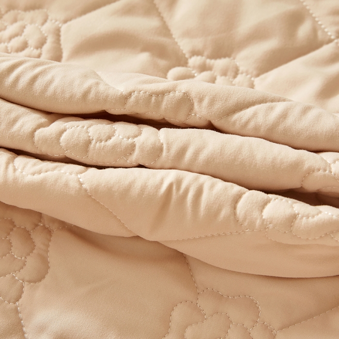 91家纺网 家纺一手货源 找家纺 给笠 直播供货爆款2024新款纯色原棉玉米纤维夹棉床笠 花朵-卡其