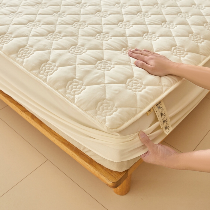 91家纺网 家纺一手货源 找家纺 给笠 直播供货爆款2024新款纯色原棉玉米纤维夹棉床笠 花朵-米白