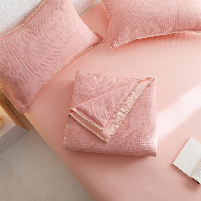 91家纺网 家纺一手货源 找家纺 沐棉家居 2023新款全棉华夫格夏被四件套 华夫格-粉