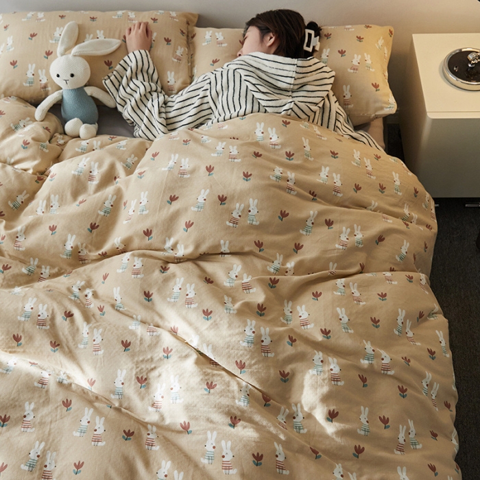 91家纺网 家纺一手货源 找家纺 荣轩家居 2023新款A类全棉双层纱印花四件套 小兔啾咪