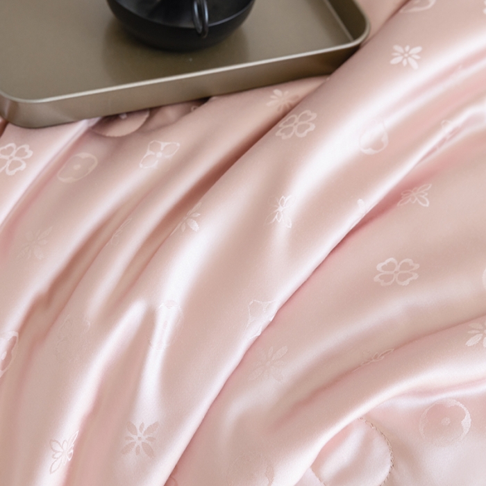 91家纺网 家纺一手货源 找家纺 （总）优姿家纺 2024新品60s莫代尔镂空提花夏被-曼妙