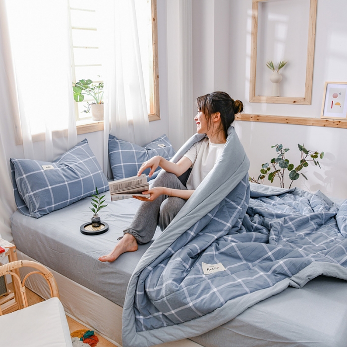 91家纺网 家纺一手货源 找家纺 恋人优选 2023新款A类全棉色织水洗棉夏被 海蓝格