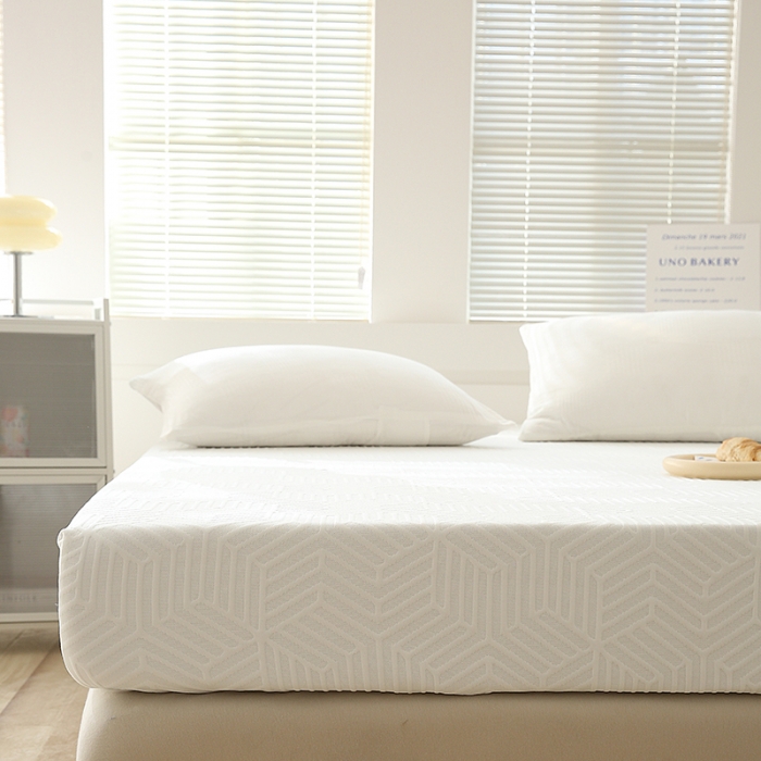 91家纺网 家纺一手货源 找家纺 凯美家居  2023针A类抗菌针织棉三层纱床笠床垫保护套 白色