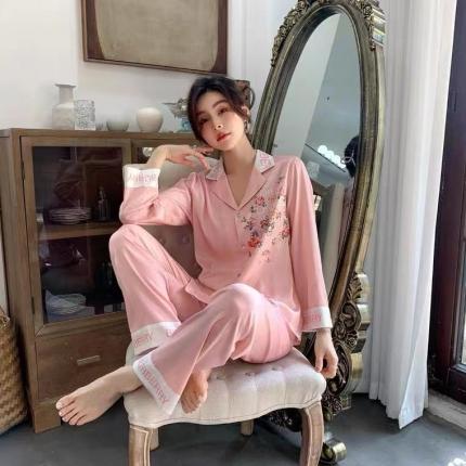 91家纺网 家纺一手货源 找家纺 （总）洛兰沙 2023新款冰丝家居服长袖套装