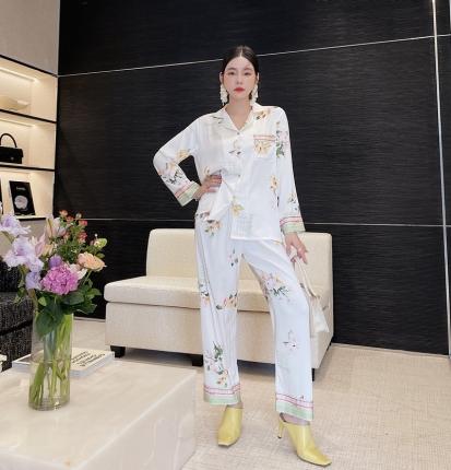 91家纺网 家纺一手货源 找家纺 （总）洛兰沙 2023新款冰丝家居服长袖套装