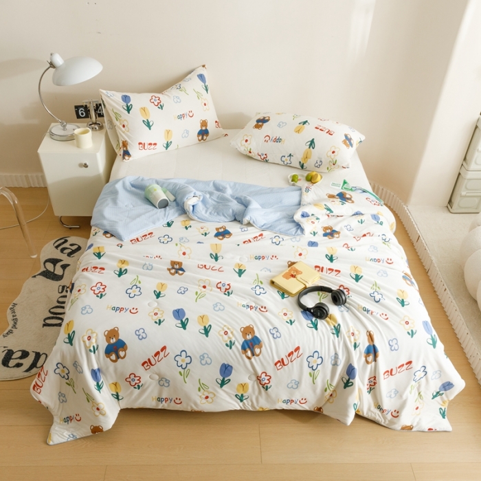 91家纺网 家纺一手货源 找家纺 有货 2023新款元气波点针织大豆被 波点快乐熊