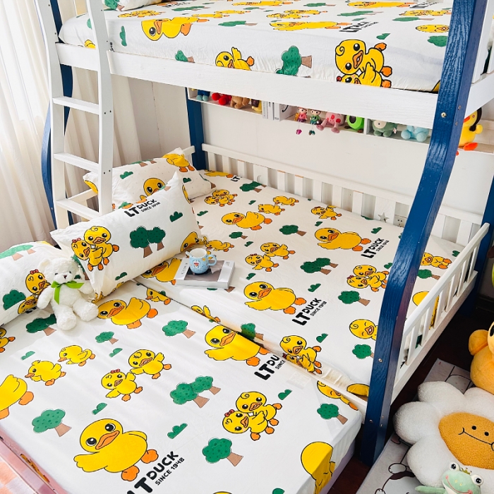 91家纺网 家纺一手货源 找家纺 小虾米 2023新款上下铺小黄鸭系列全棉床笠（可定制） 森林奇遇