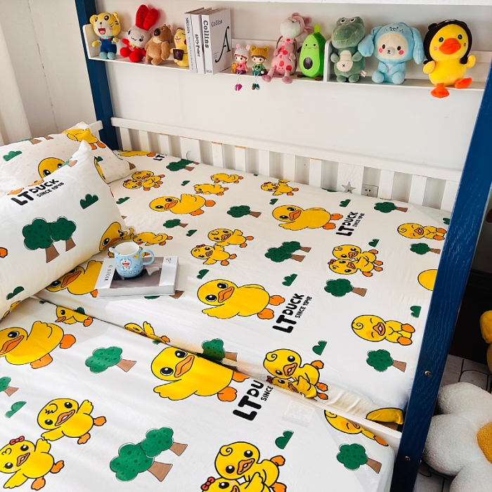 91家纺网 家纺一手货源 找家纺 小虾米 2023新款上下铺小黄鸭系列全棉床笠（可定制） 森林奇遇