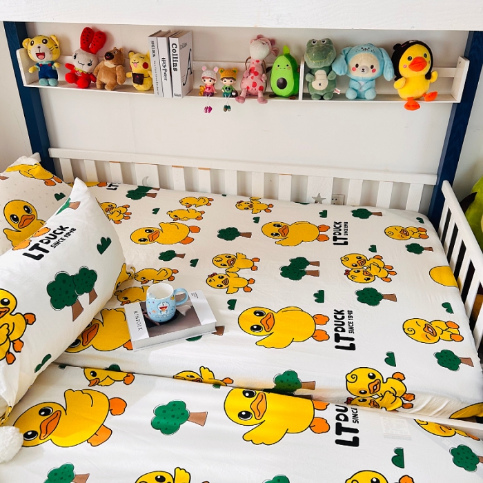 91家纺网 家纺一手货源 找家纺 小虾米 2023新款上下铺小黄鸭系列全棉床笠（可定制） 森林奇遇