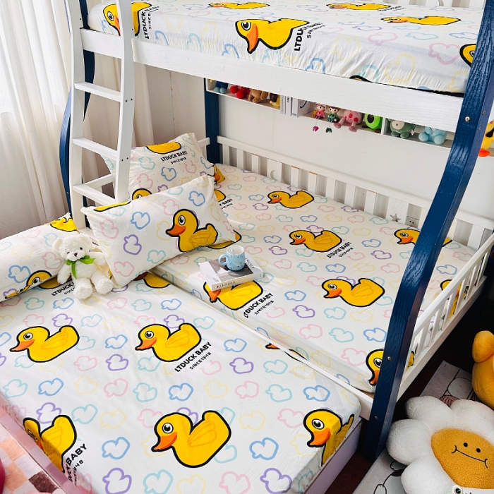 91家纺网 家纺一手货源 找家纺 小虾米 2023新款上下铺小黄鸭系列全棉床笠（可定制） 五彩缤纷