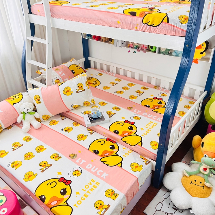 91家纺网 家纺一手货源 找家纺 小虾米 2023新款上下铺小黄鸭系列全棉床笠（可定制） 羞涩鸭