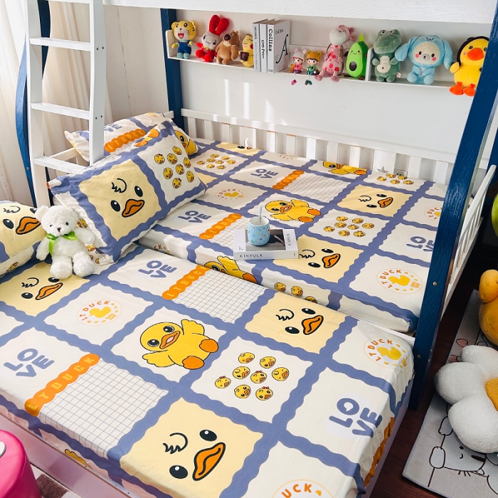 91家纺网 家纺一手货源 找家纺 小虾米 2023新款上下铺小黄鸭系列全棉床笠（可定制） 英伦格调